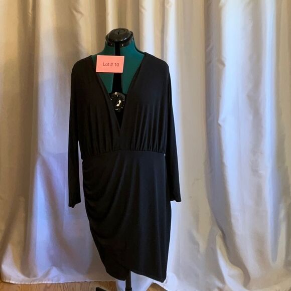 Long sleeved black dress by MISGUIDED in size 18 with deep v cut neckline - Picture 1 of 12